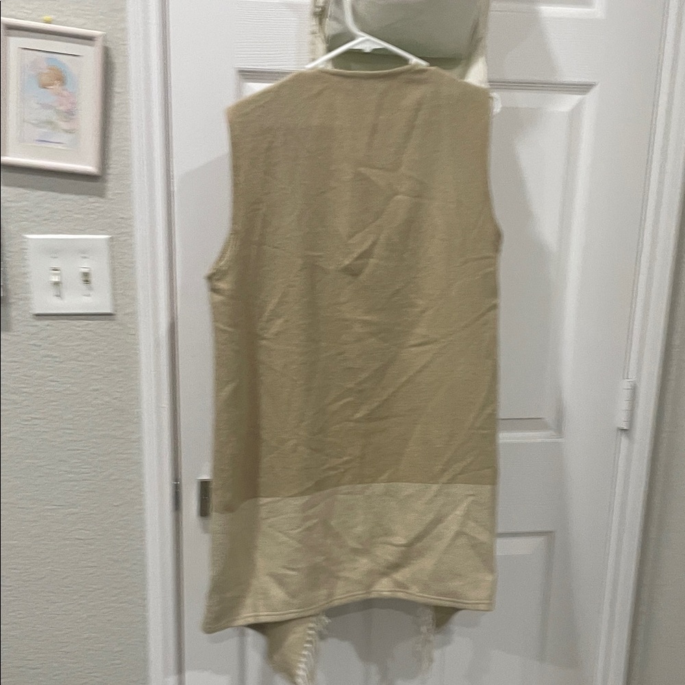 Vineyard Vines Beige Fringe Open Front Vest - Picture 4 of 9